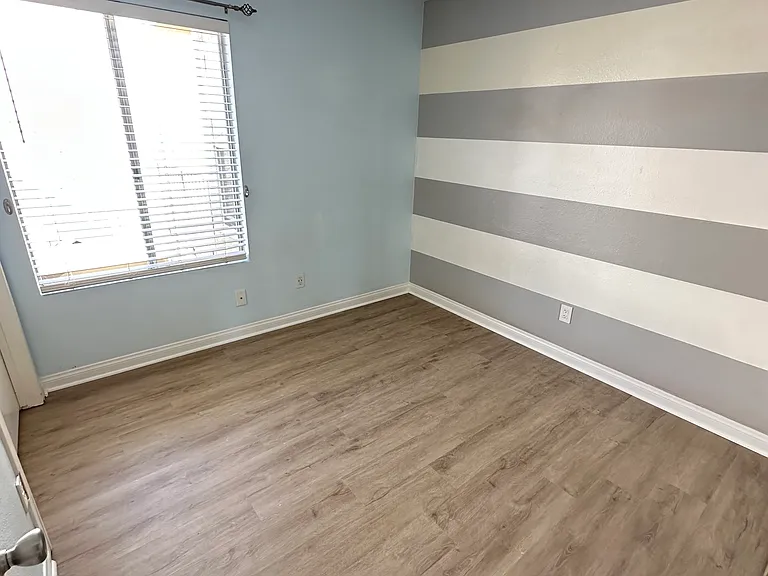 1153 Arbor Ln — Photo 17