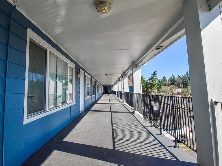 Vista Hills Apartments — Photo 19