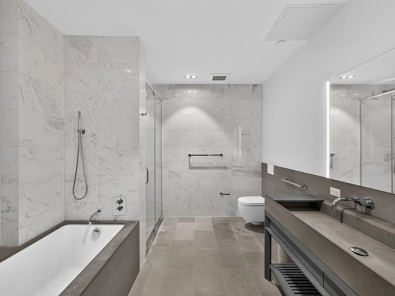 225 West 17th Street — Photo 2