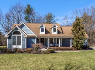 5 McKinstry Cir, Charlton, MA 01507