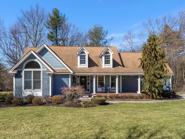 5 McKinstry Cir, Charlton, MA 01507