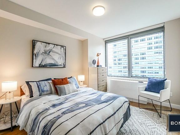 3rd image of 606 W 57th St APT 1911