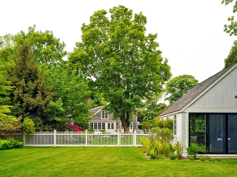 31 Meetinghouse Ln — Photo 20