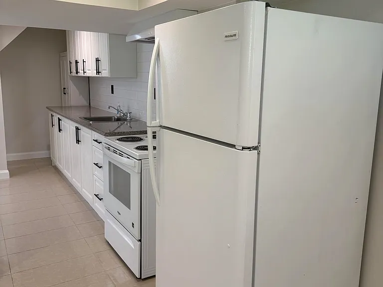 102 Crone Ct #B — Photo 4