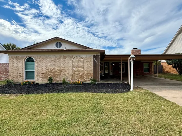 3624 Carriage Hill Dr, Forest Hill, TX 76140