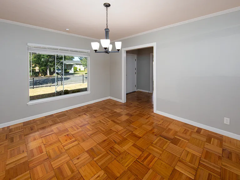 330 Beverly Ave — Photo 19