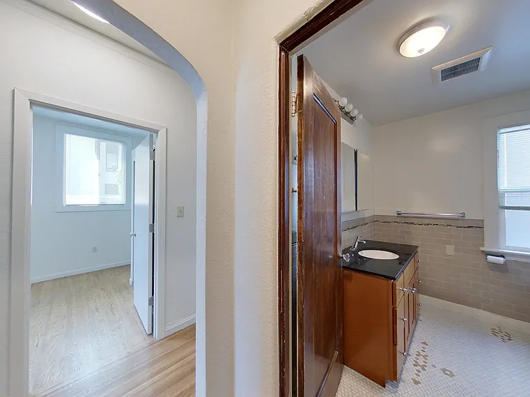 2030 Dwight Way — Photo 32