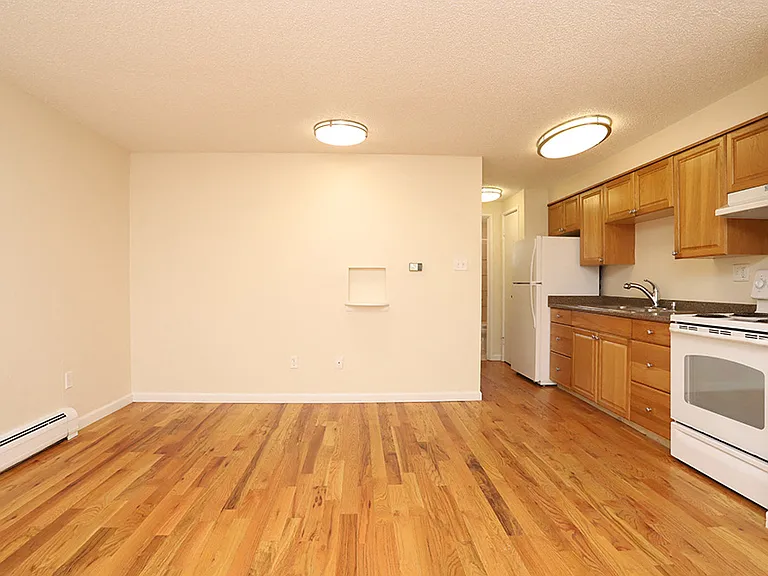 136 N Washington St — Photo 19