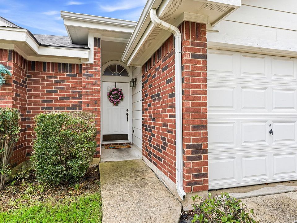 8426 PIGEONBERRY DR, Converse, TX 78109 | MLS #1992345 | Zillow
