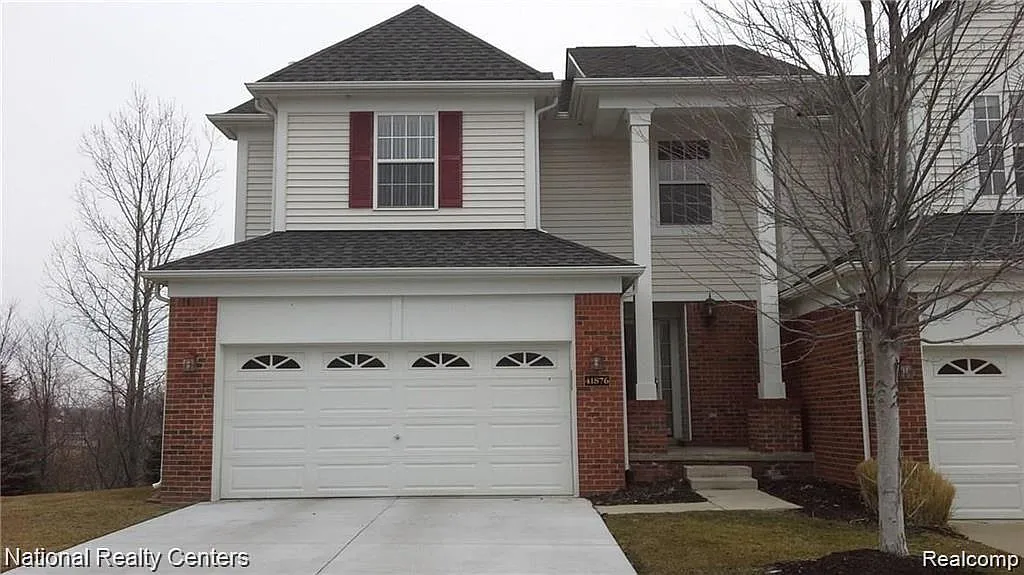 3 bed, 3.5 bath, 2226 sqft, $2,900 — Photo 1