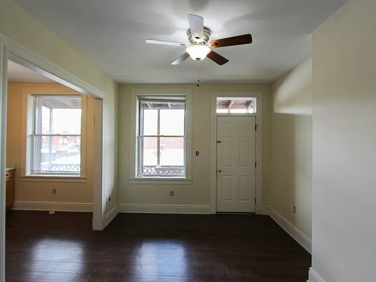2336-2338 E Carson St — Photo 7