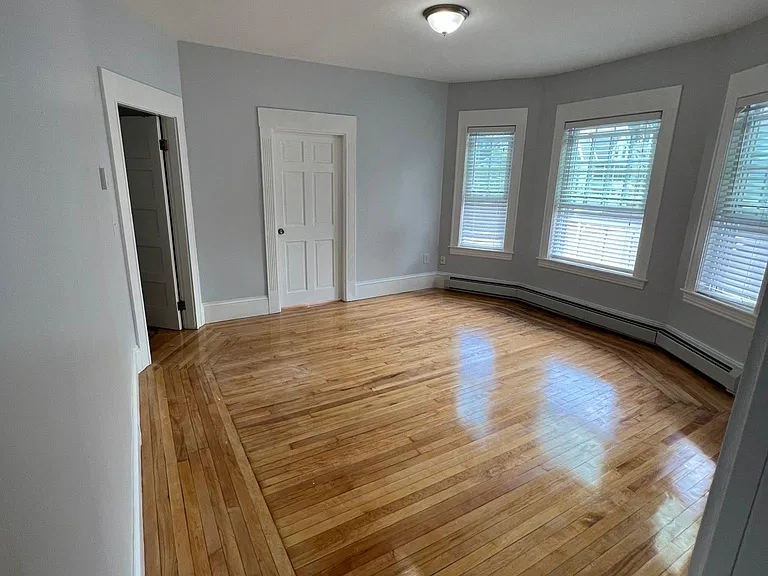 231 Foster St — Photo 6