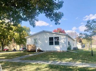280 Center St W, Britt, IA 50423
