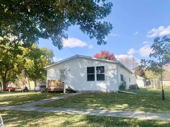 280 Center St W, Britt, IA 50423