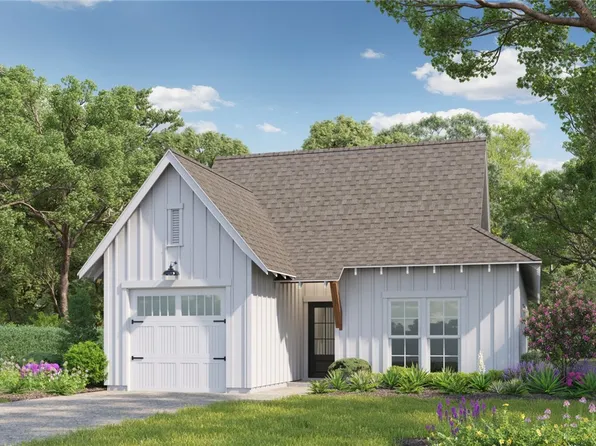796 Village Dr, Opelika, AL 36801