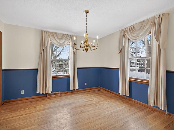 5th image of 1105 Curtiss Ave