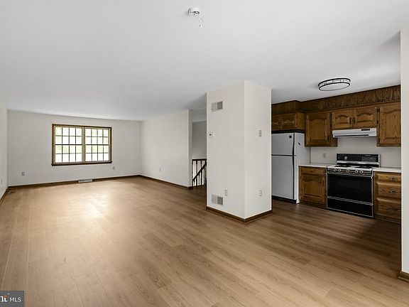 2nd image of 31 Dennis Dr