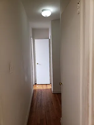 Rented by Smart NY Realty LLC | media 23