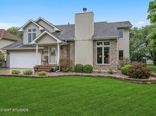 2810 Vimy Ridge Dr, Joliet, IL 60435