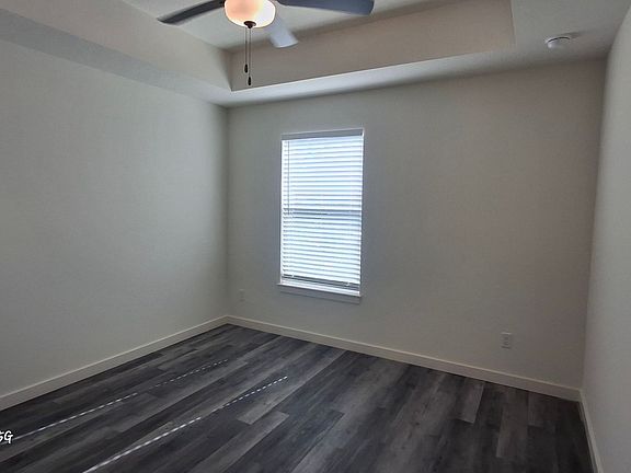 5th image of 3182 Oleander Ave