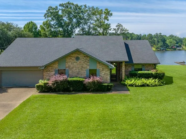 608 Shadowood Dr, Marshall, TX 75672