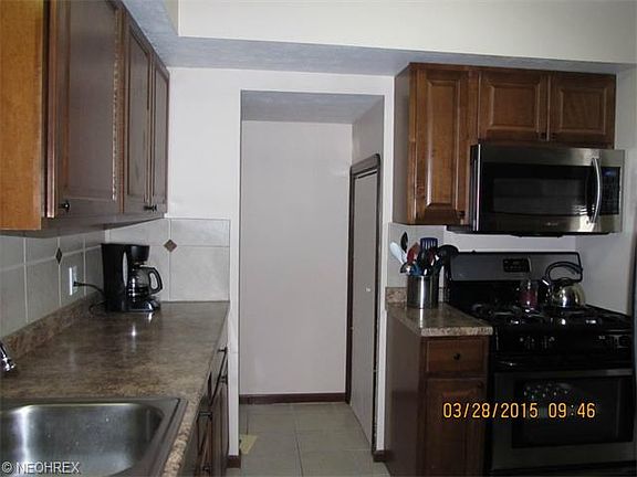 3rd image of 6116 Meadowbrook Ave