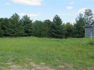 2933 Diamondback Rd, Hiawatha, IA 52233