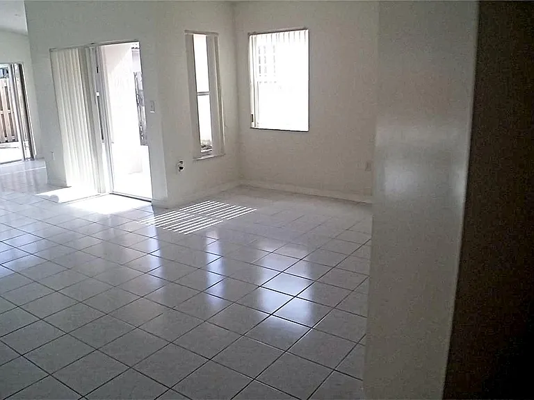14241 SW 151st Ave — Photo 24