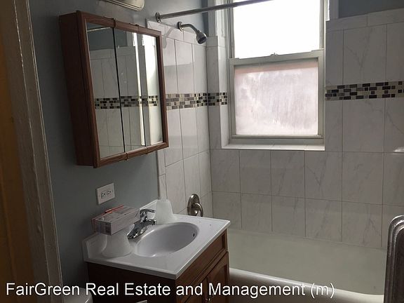 4th image of 6822 N Ashland Blvd APT 4F