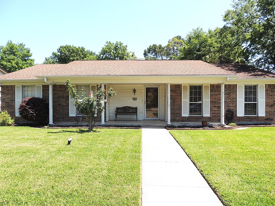1st image of 953 Meadowdale Cir