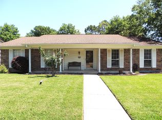 953 Meadowdale Cir, Garland, TX 75043