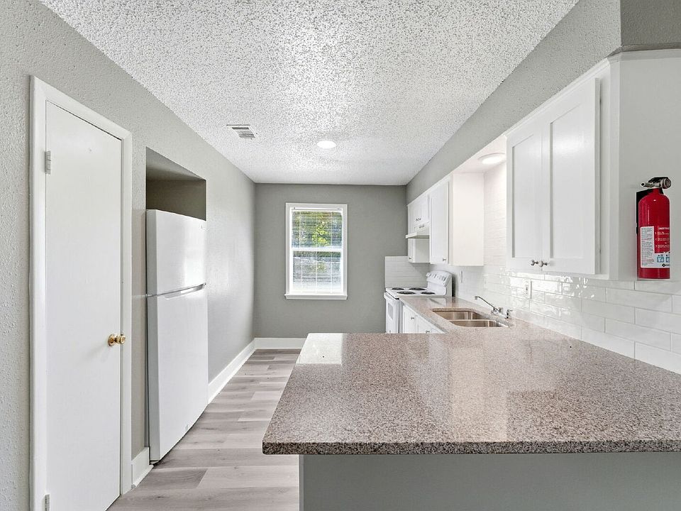 1st image of 16957 Rabon Chapel Rd #5
