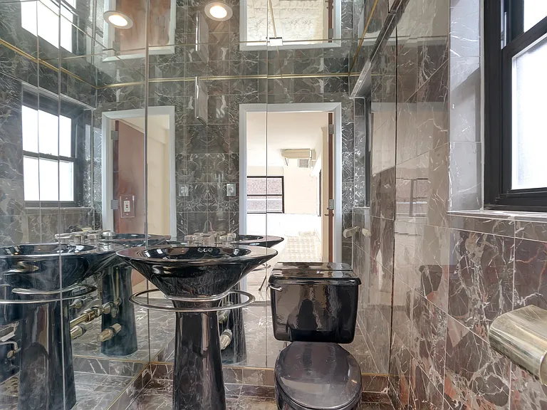 355 E 72nd St #1 — Photo 9
