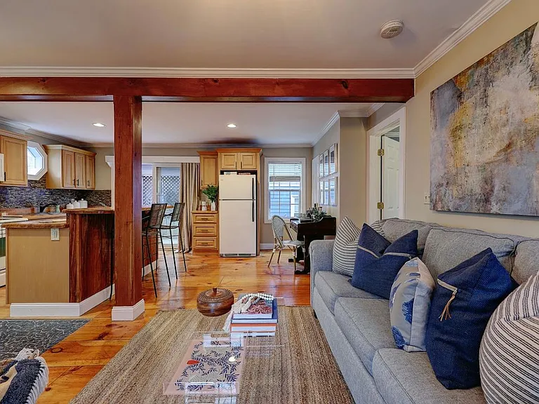 39 Kingston Ave #A — Photo 2