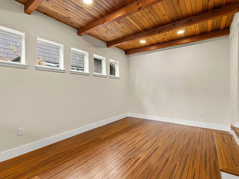 5125 NE Mason Ct — Photo 10