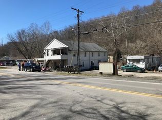 9507 National Rd, Valley Grove, WV 26060