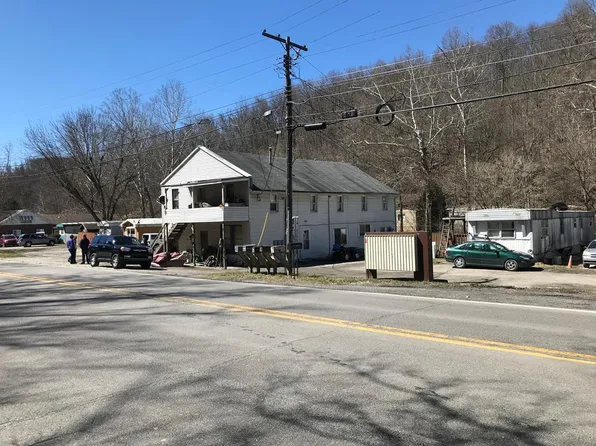 9507 National Rd, Valley Grove, WV 26060