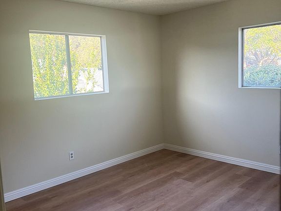3rd image of 229 S Marguerita Ave #B