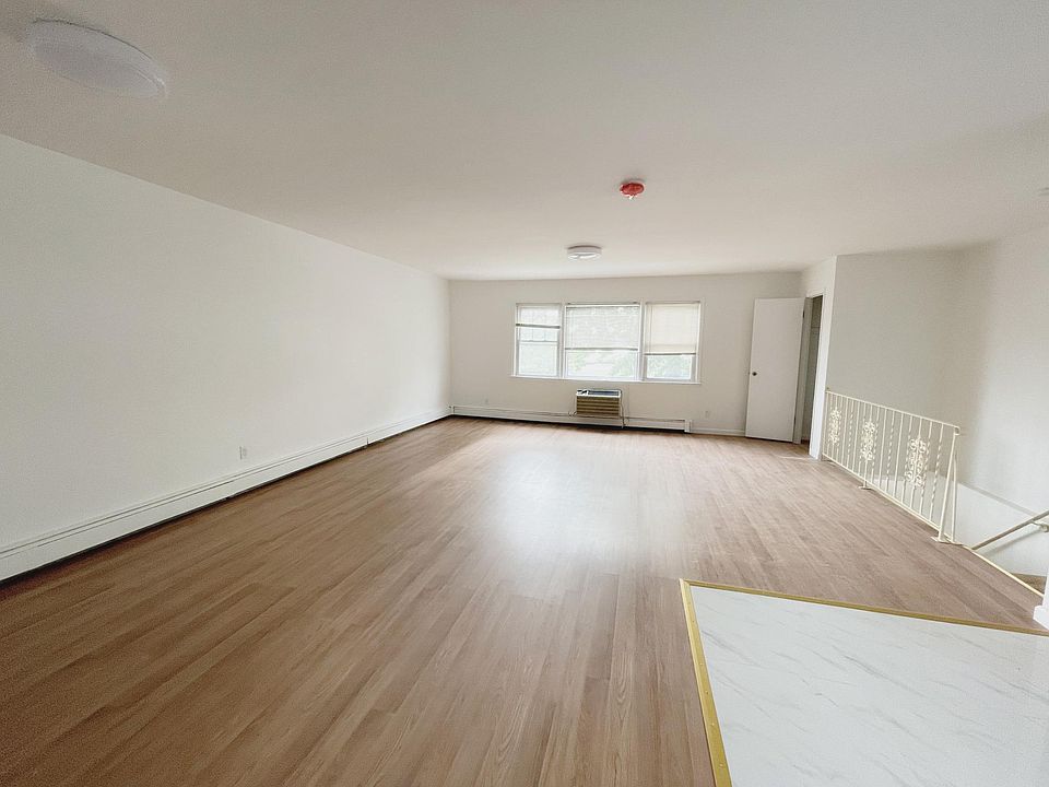 1st image of 2323 120th St Floor 2