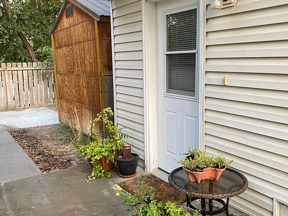 3rd image of 132 N Bliss St #B