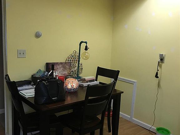 3rd image of 453 Linden St