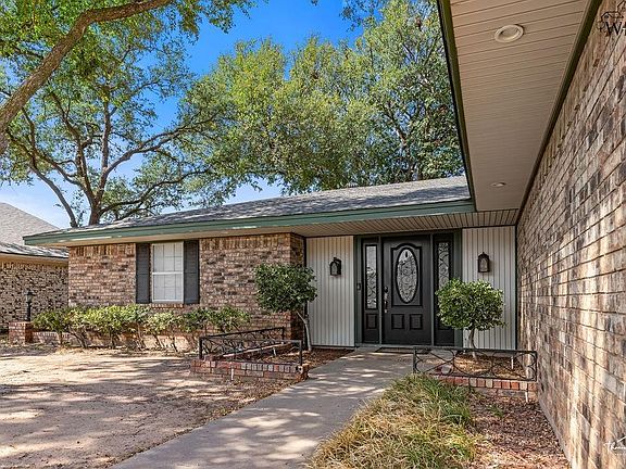 3rd image of 5518 Briargrove Dr