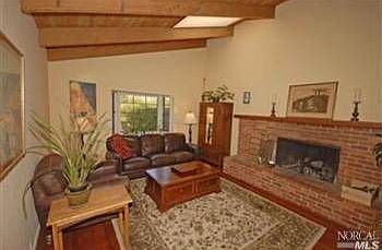 4th image of 805 Eucalyptus Ave