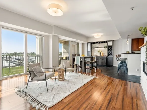 550 Pleasant St #205, Winthrop, MA 02152