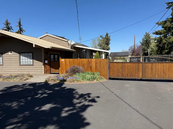 1027 NW Elm Ave, Redmond, OR 97756