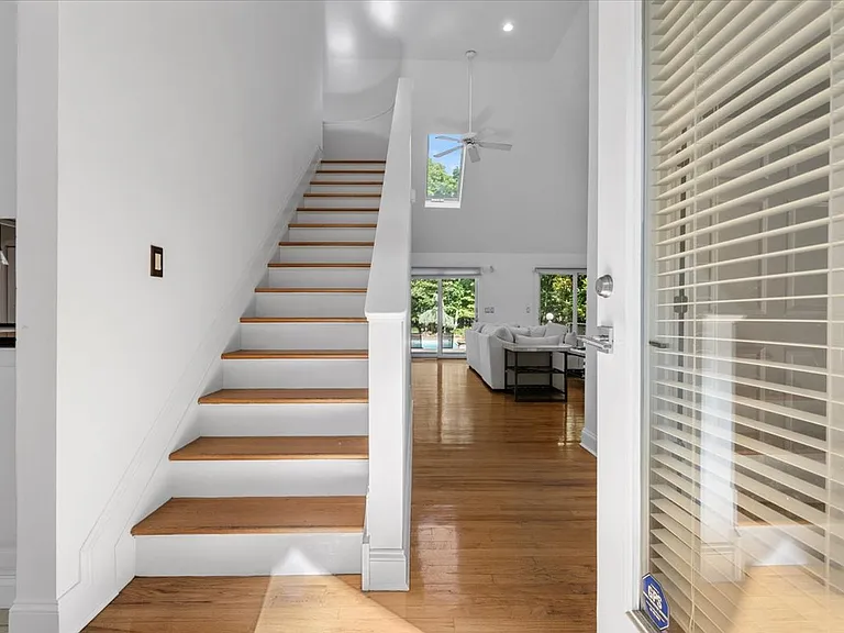 6 Bennett Dr — Photo 5