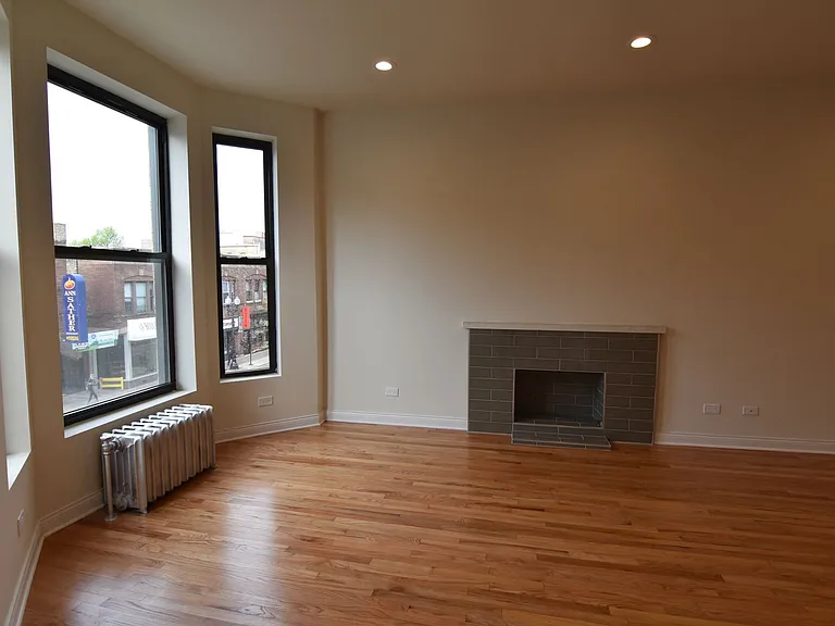 900-908 W Belmont Ave — Photo 6