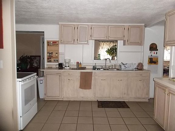 3rd image of 9450 Diamond Dr