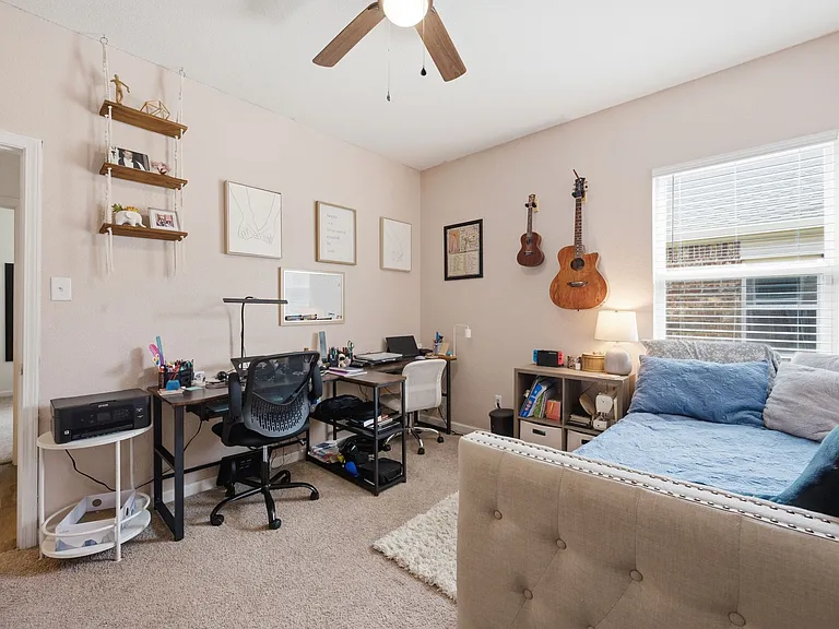 405 Willow Creek Dr — Photo 16
