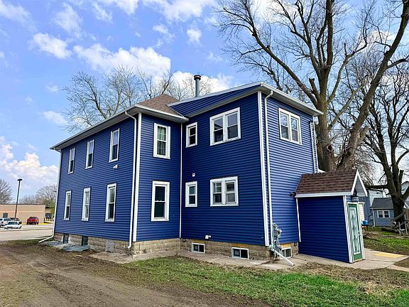 5th image of 718 Seneca St